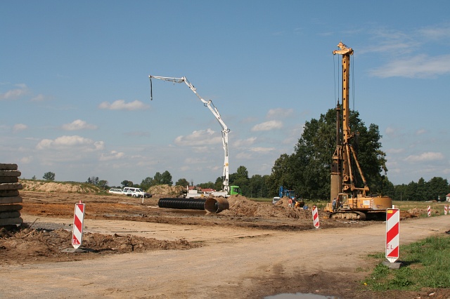 Budowa autostrady A4 - Strzelno; widok w poprzek autostrady