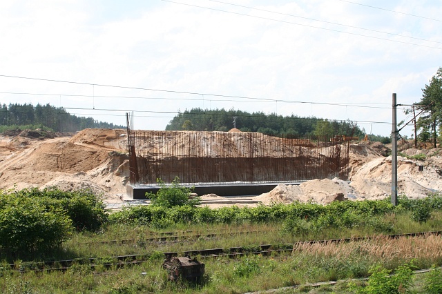 Budowa autostrady A4 - stacja PKP Gieratw Wykroty; widok w kierunku Jdrzychowic