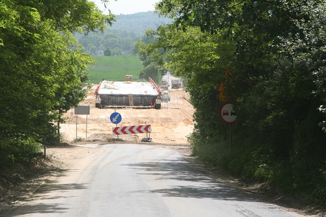 Budowa autostrady A4 - Przesieczany; widok w poprzek autostrady na poudnie