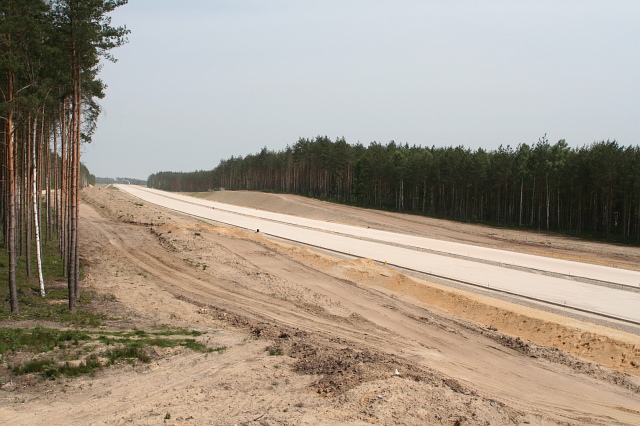 Budowa autostrady A4 - las na zachd od Godzieszowa; widok w kierunku Bolesawca