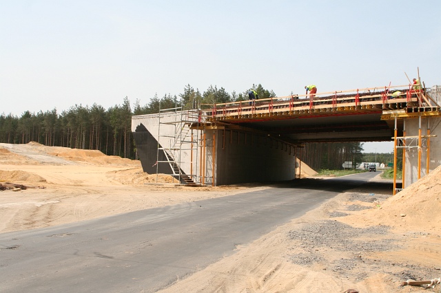 Budowa autostrady A4 - Godzieszw; widok w poprzek autostrady