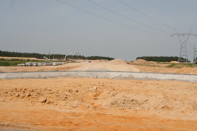 Budowa autostrady A4 - Godzieszw; widok w poprzek autostrady