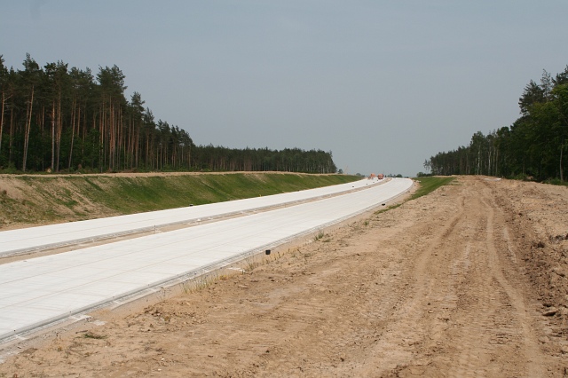 Budowa autostrady A4 - okolice Godzieszowa; widok w kierunku Bolesawca