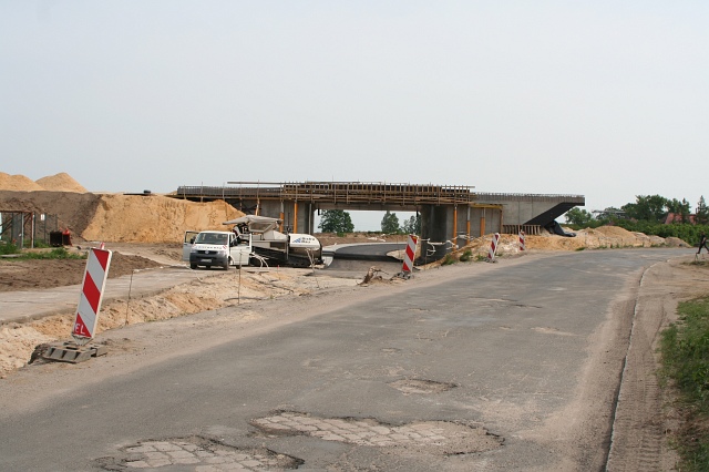 Budowa autostrady A4 - Wykroty; widok w poprzek autostrady